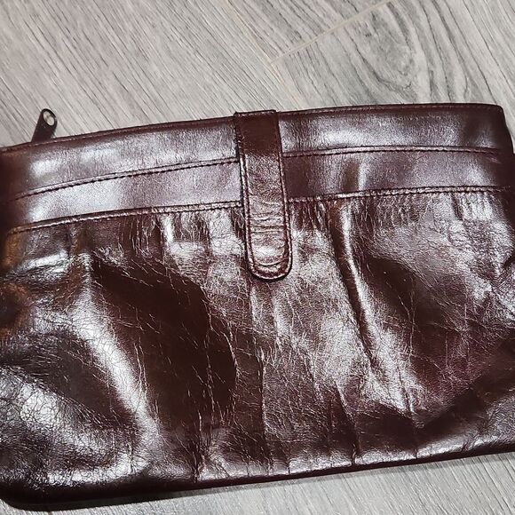 GUC Vintage Maroon Medium Leather Clutch - Picture 2 of 10